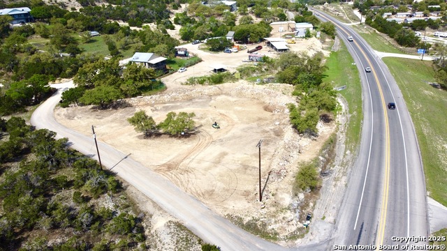 Listing photo id 37 for 1340 Hinch  