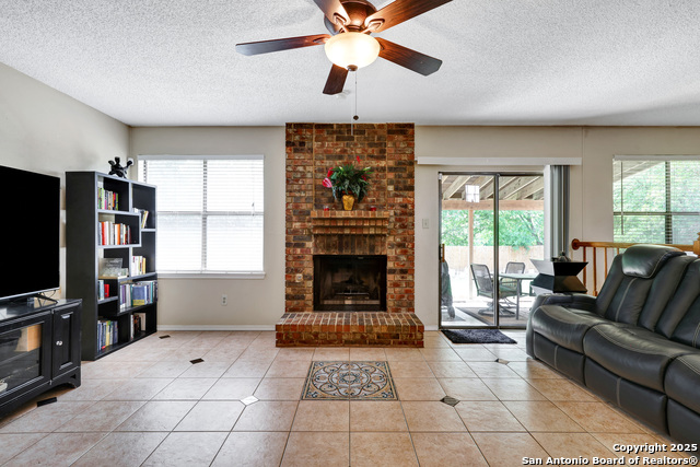 Listing photo id 9 for 7521 Sidbury Circle