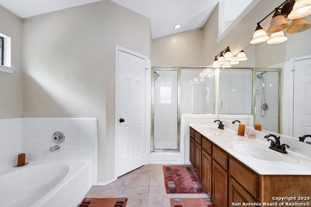 Listing photo id 23 for 7521 Sidbury Circle