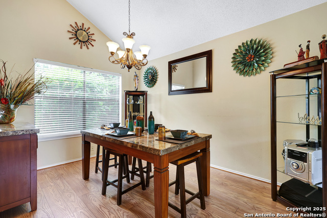 Listing photo id 7 for 7521 Sidbury Circle