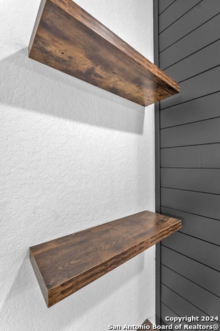 Image 18 of 92 For 8030 Bluewater Cove