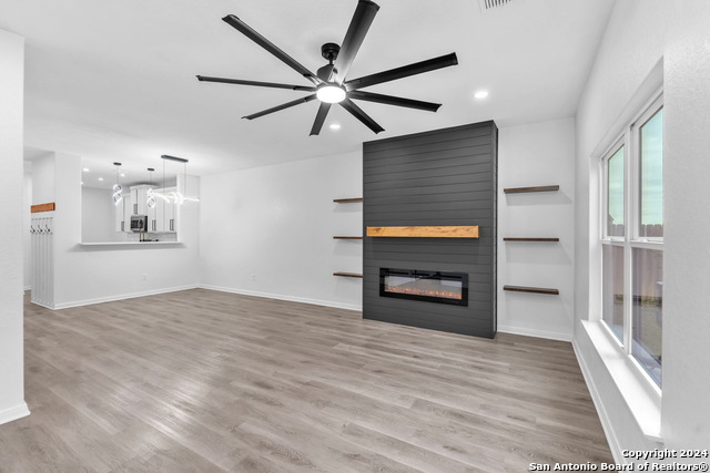 Image 19 of 92 For 8030 Bluewater Cove