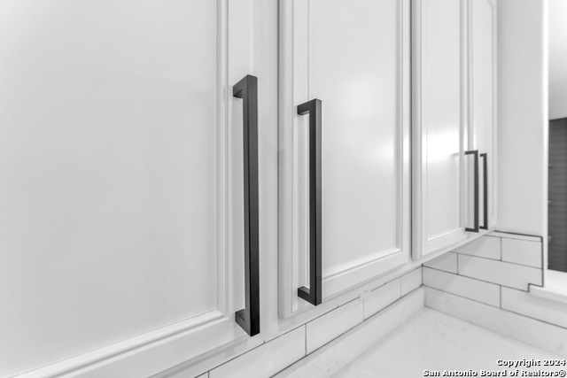 Image 30 of 92 For 8030 Bluewater Cove