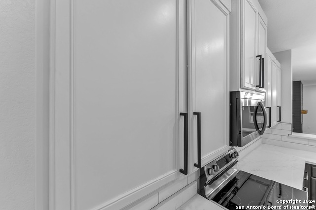 Image 31 of 92 For 8030 Bluewater Cove