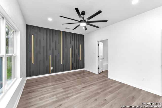 Image 41 of 92 For 8030 Bluewater Cove