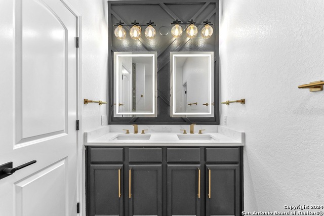 Image 48 of 92 For 8030 Bluewater Cove