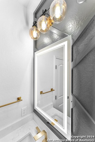 Image 50 of 92 For 8030 Bluewater Cove