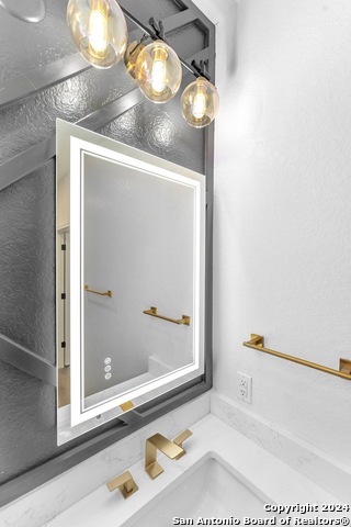 Image 51 of 92 For 8030 Bluewater Cove