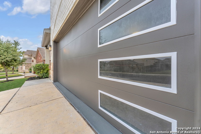 Image 6 of 92 For 8030 Bluewater Cove