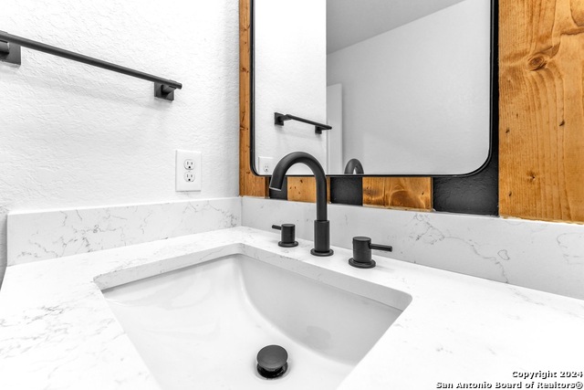 Image 79 of 92 For 8030 Bluewater Cove