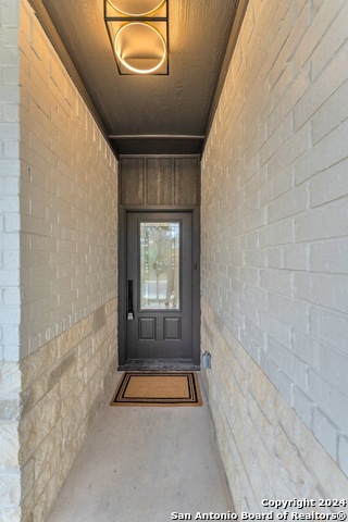 Image 8 of 92 For 8030 Bluewater Cove