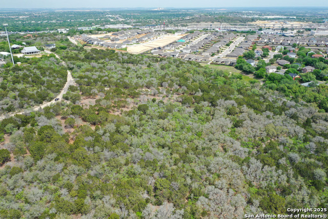 Listing photo id 1 for 6735 Queens Crown