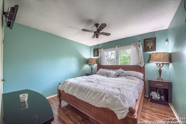 Listing photo id 9 for 5775 Larkdale