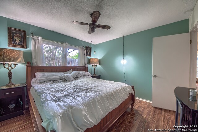 Listing photo id 10 for 5775 Larkdale