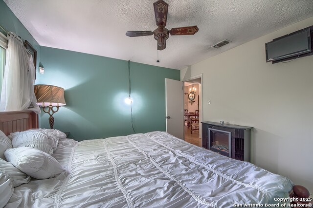 Listing photo id 11 for 5775 Larkdale