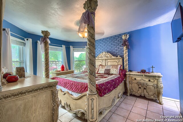 Listing photo id 13 for 5775 Larkdale