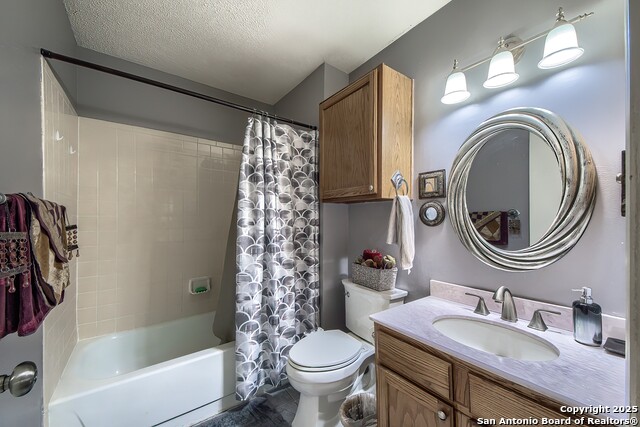 Listing photo id 15 for 5775 Larkdale