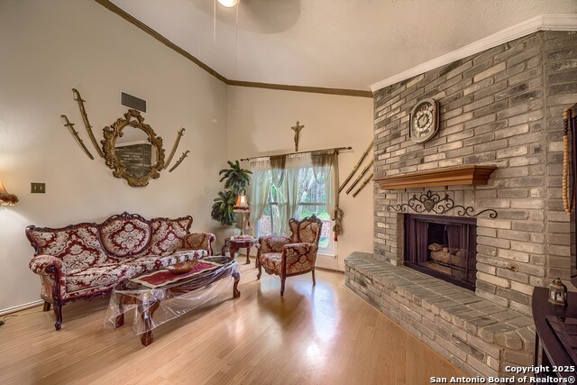 Listing photo id 1 for 5775 Larkdale