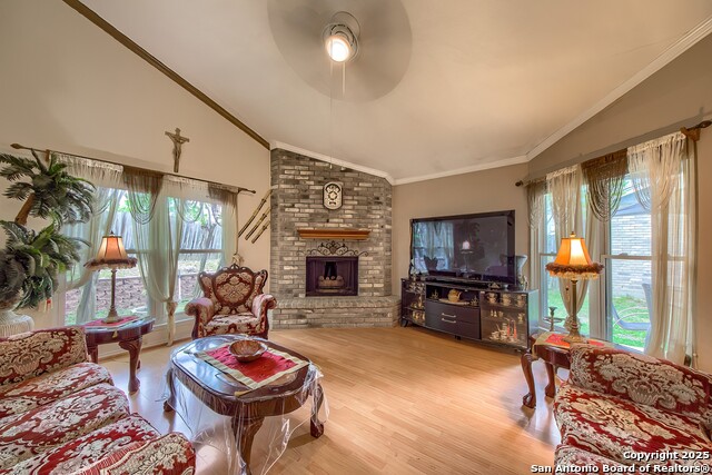 Listing photo id 2 for 5775 Larkdale