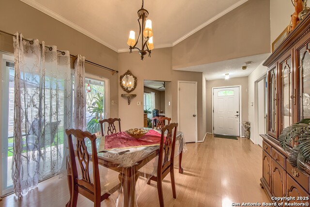 Listing photo id 5 for 5775 Larkdale