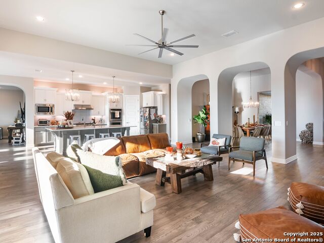 Listing photo id 11 for 8134 Vanity Hill