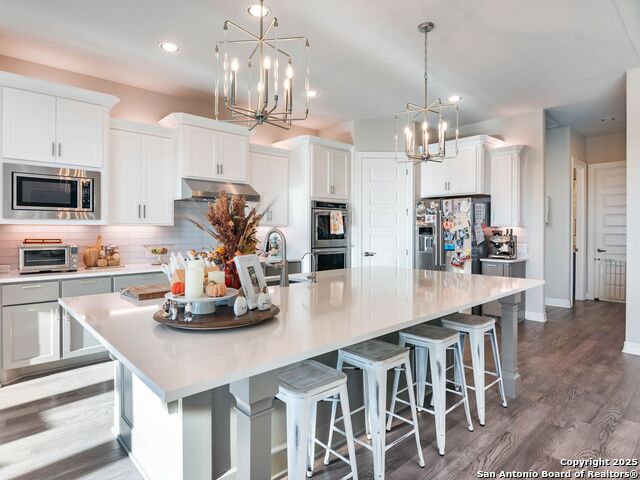 Listing photo id 12 for 8134 Vanity Hill