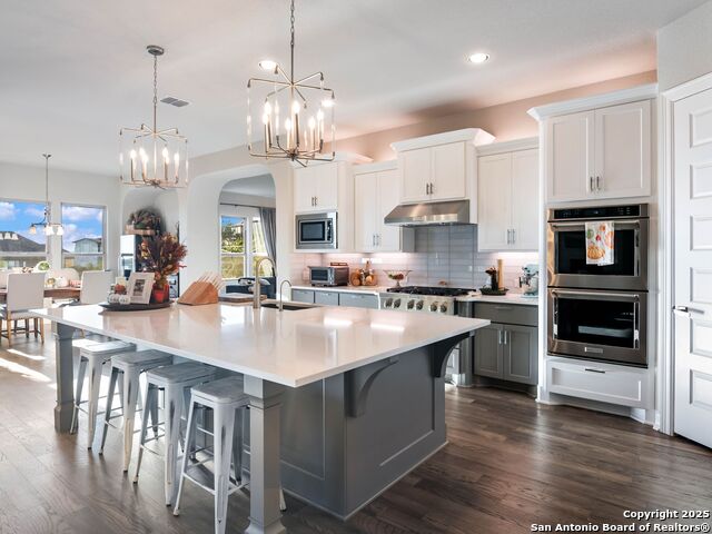 Listing photo id 13 for 8134 Vanity Hill