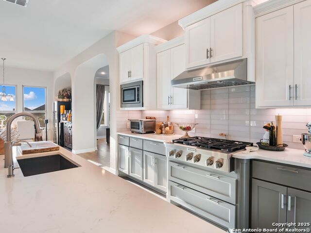 Listing photo id 14 for 8134 Vanity Hill