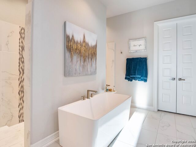 Listing photo id 21 for 8134 Vanity Hill