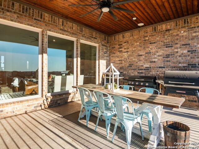 Listing photo id 32 for 8134 Vanity Hill
