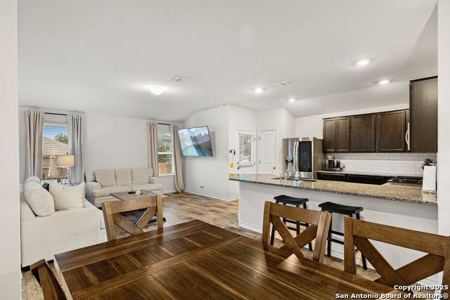 Listing photo id 8 for 14246 Minette