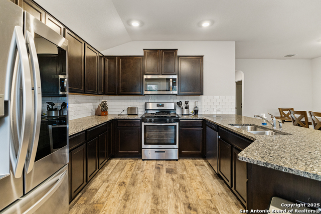 Listing photo id 11 for 14246 Minette