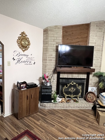 Listing photo id 0 for 5987 Woodridge Cove