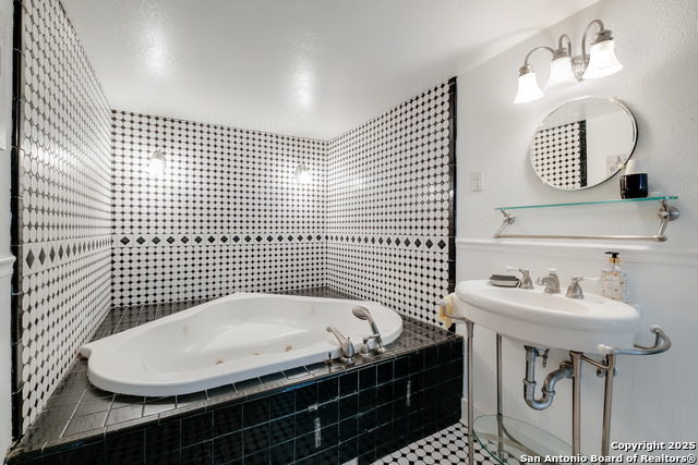 Image 16 of 31 For 617 Mulberry