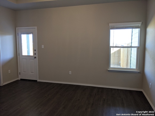 Image 9 of 28 For 624 Heathers Way