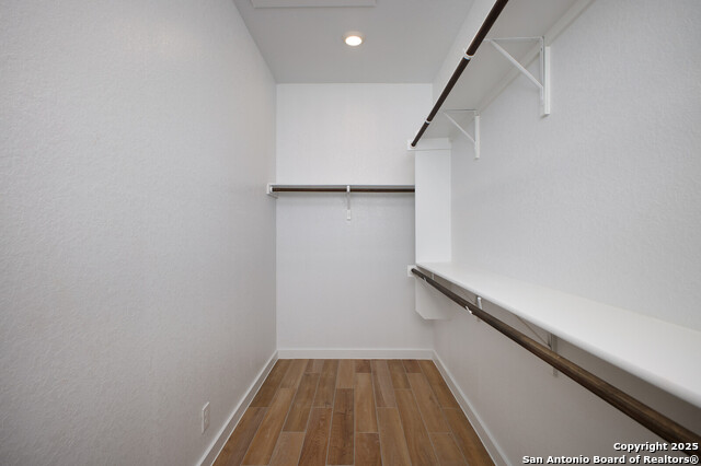 Image 17 of 27 For 2931 Alster  