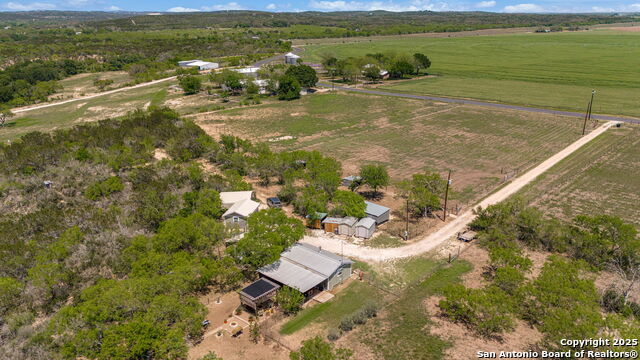 Details for 906 County Road 2615, Rio Medina, TX 78066