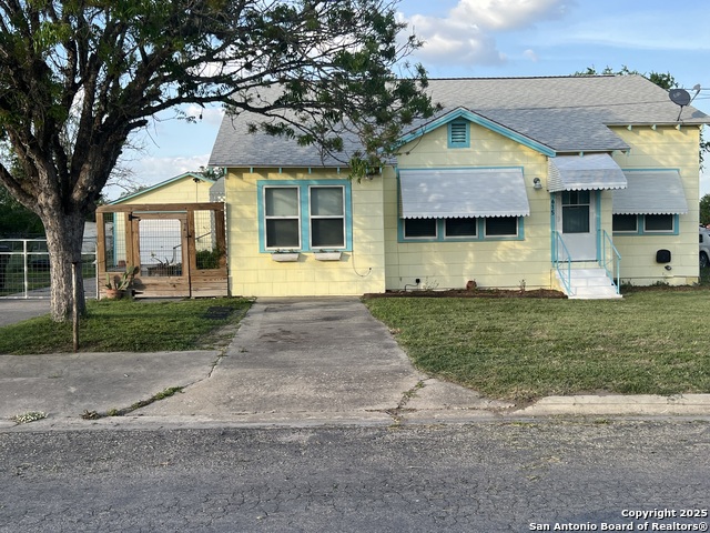Details for 615 Main Ave E, Karnes City, TX 78118