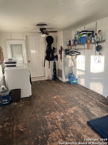 Image 15 of 20 For 615 Main Ave E