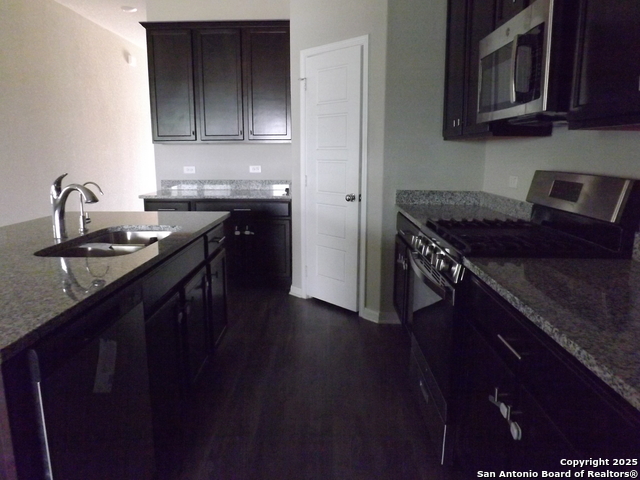 Image 28 of 30 For 6722 Shiraz Way