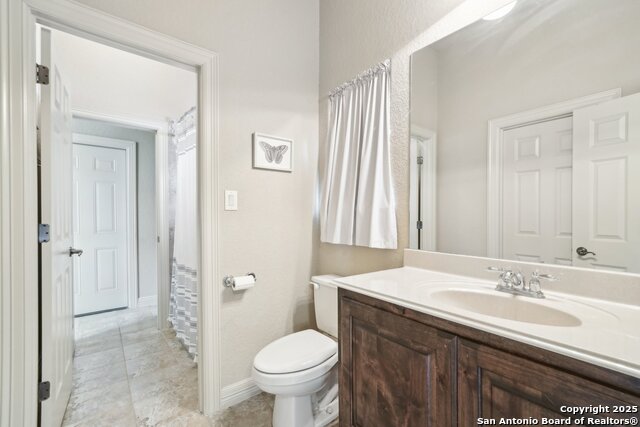 Image 32 of 52 For 518 Ruidosa Downs