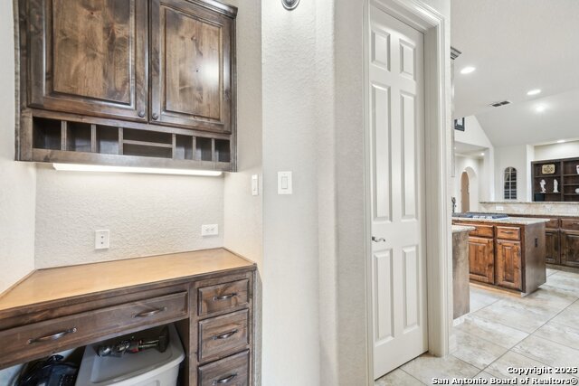 Image 33 of 52 For 518 Ruidosa Downs