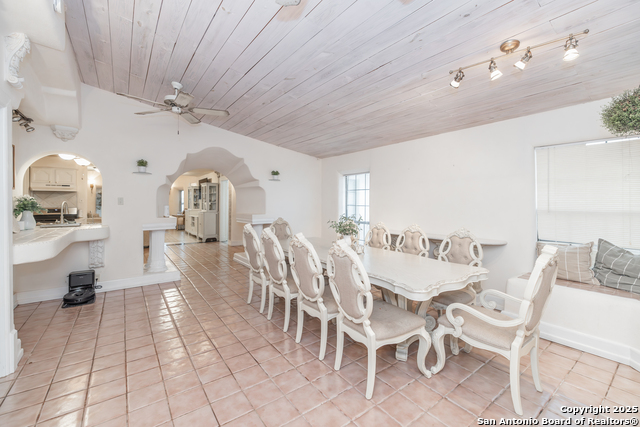 Image 10 of 23 For 1221 Encino  