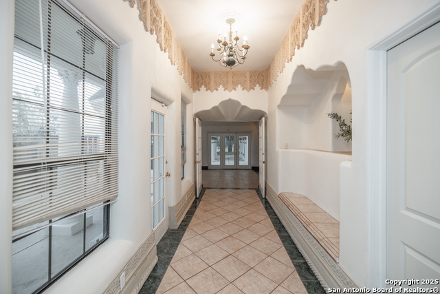 Image 12 of 23 For 1221 Encino  