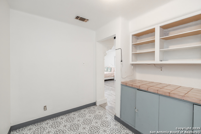 Image 15 of 23 For 1221 Encino  