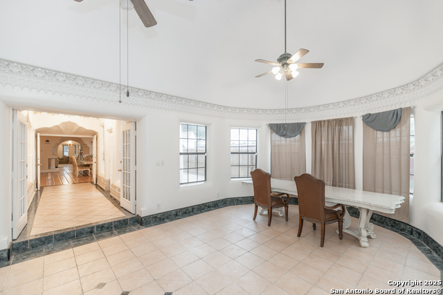 Image 16 of 23 For 1221 Encino  