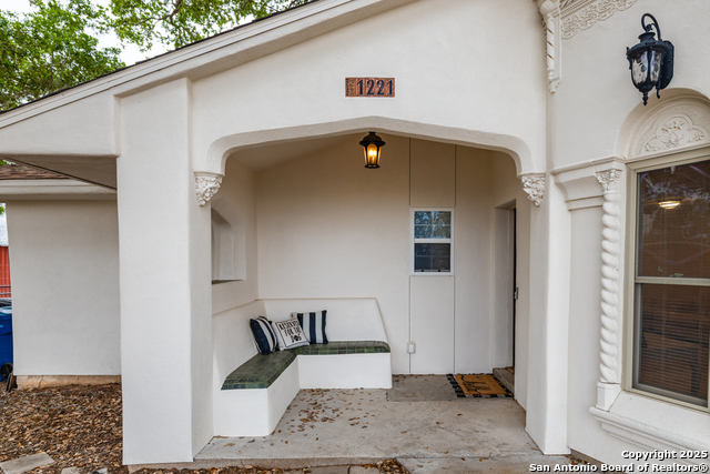 Image 3 of 23 For 1221 Encino  