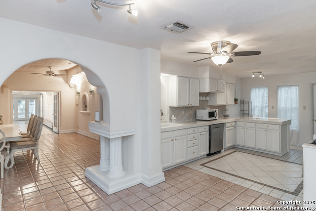 Image 6 of 23 For 1221 Encino  