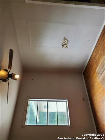 Image 14 of 17 For 611 Crittendon