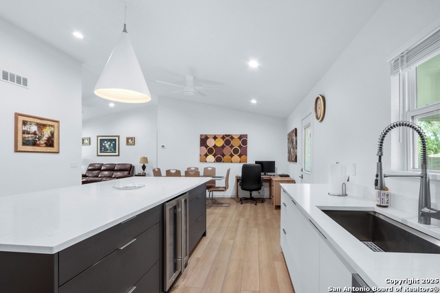 Listing photo id 9 for 12319 La Albada